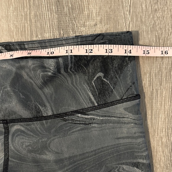 ALO Yoga Airbrush Workout Athletic Lounge Marbled Black Gray Casual Leggings - Picture 7 of 13